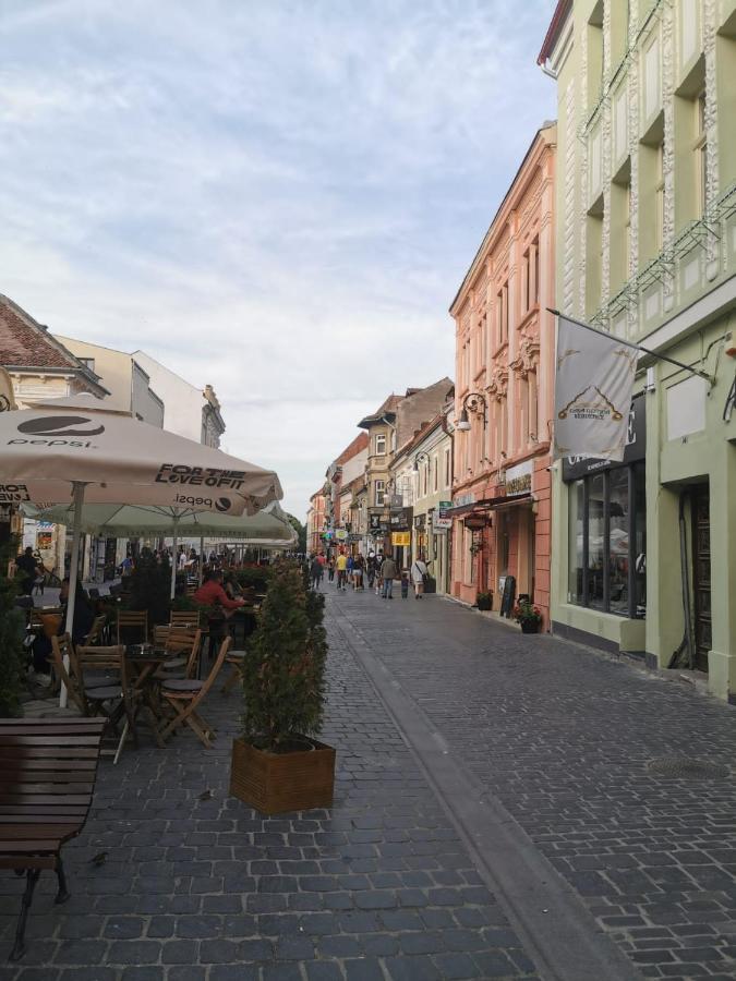 Central Petit Room Braşov Exterior foto